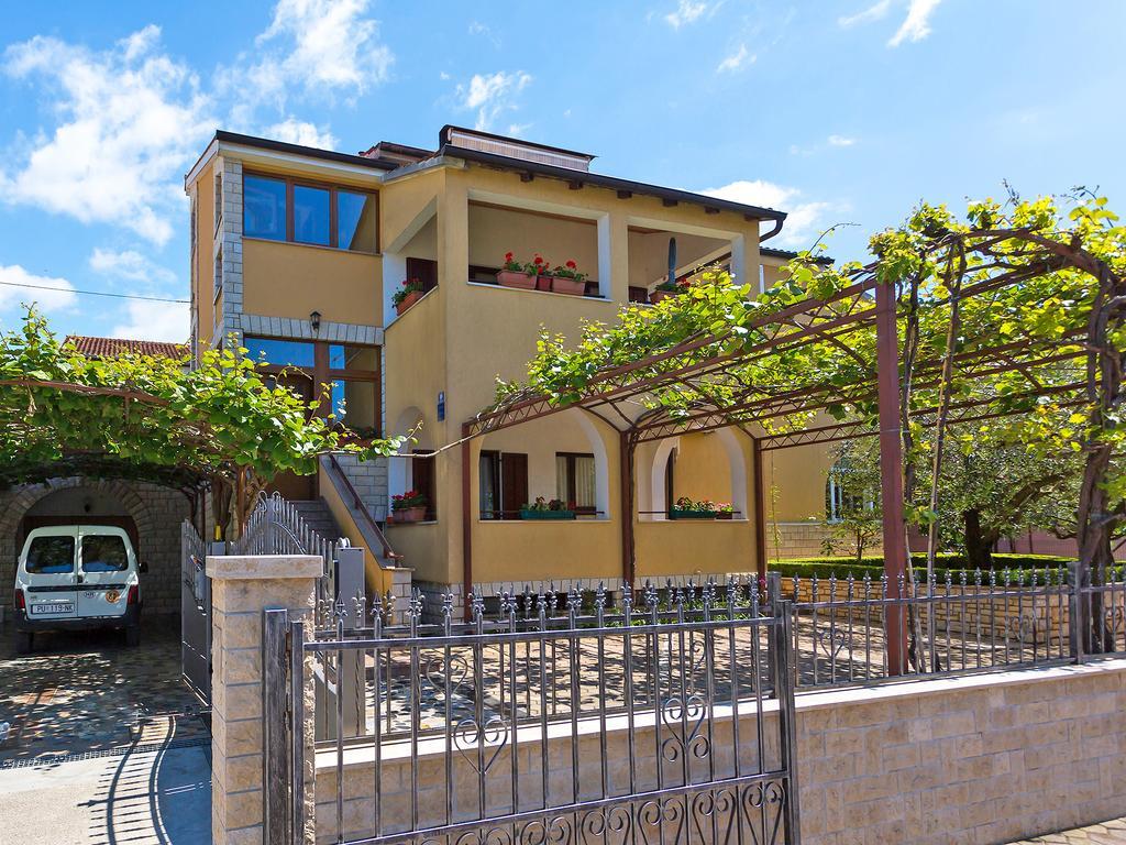 Bella Vista Apartment โปเรช ภายนอก รูปภาพ